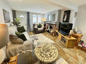 High Street- click for photo gallery